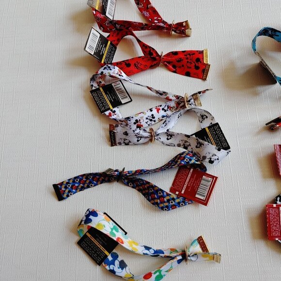 Lot of Disney Groovez Fabric Wrist Bands NWT Lof of 5 - Picture 6 of 6